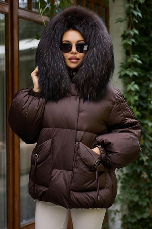 Модный пуховик женский зимний с капюшоном