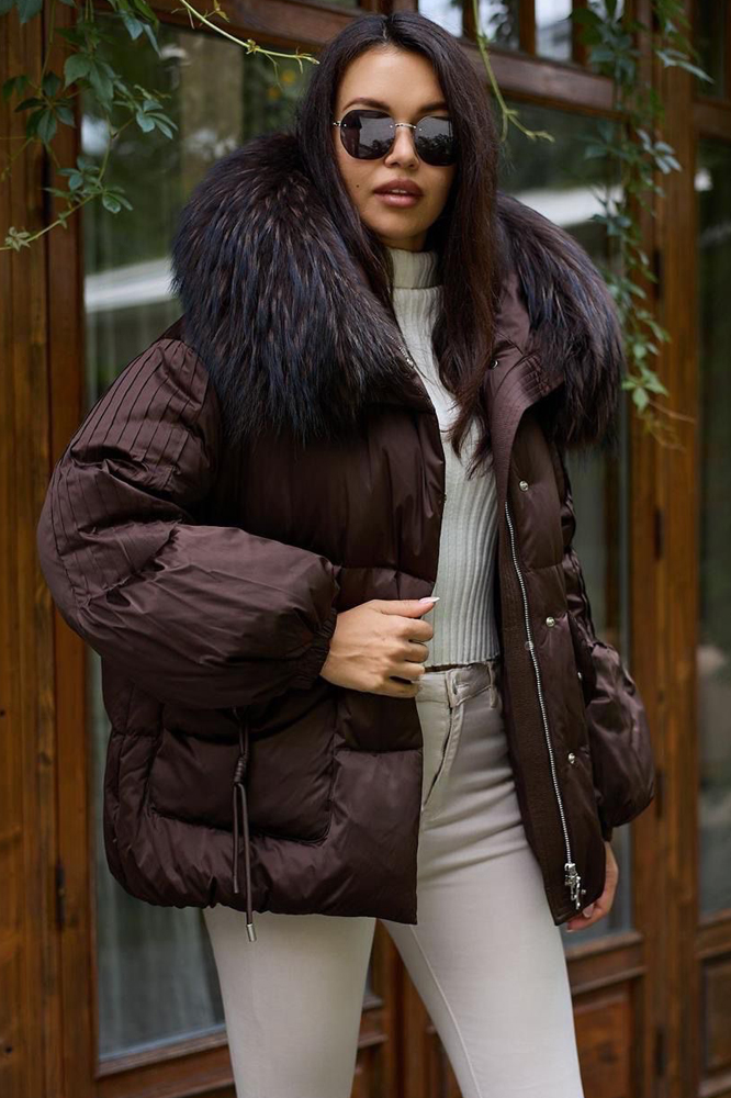 Модный пуховик женский зимний с капюшоном