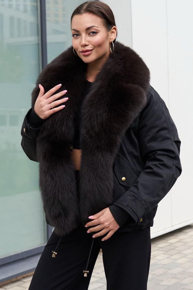 Пуховик с накладными карманами