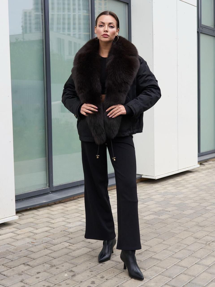 Пуховик с накладными карманами