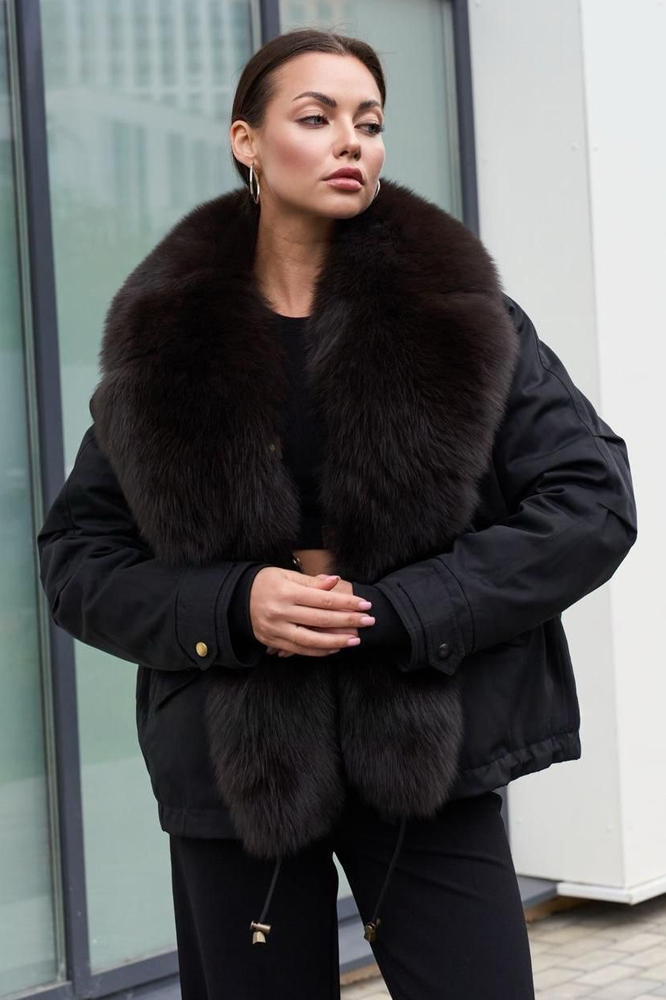 Пуховик с накладными карманами