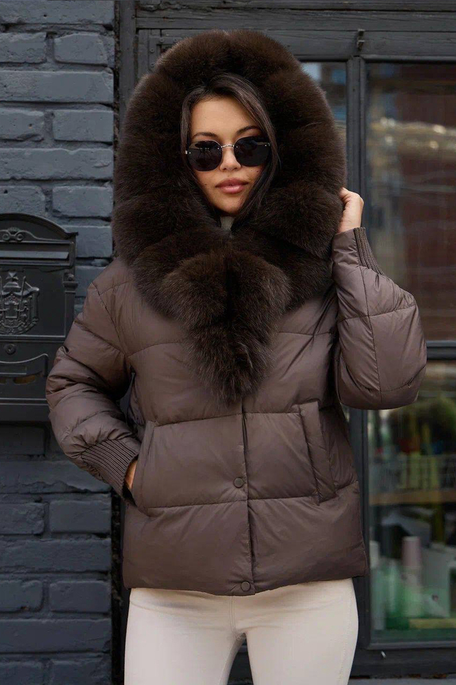 Зимняя пуховая куртка Vivilona с песцом