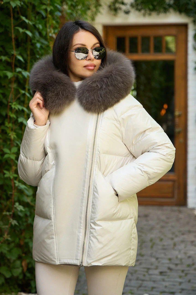 Белый пуховик BTN с мехом