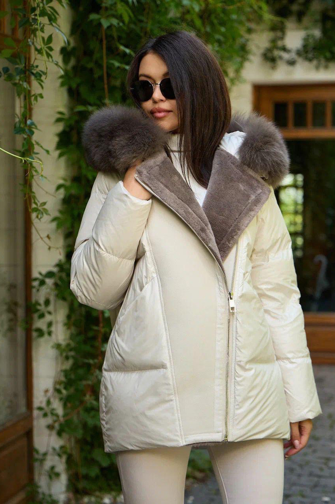 Белый пуховик BTN с мехом