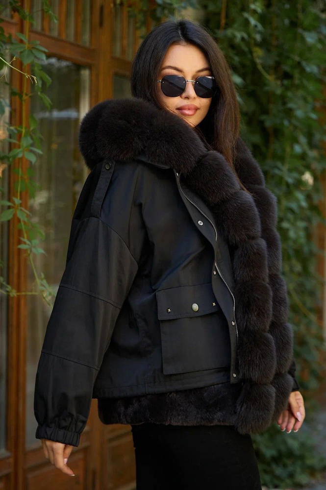 Стильная парка Vivilona с мехом вдоль молнии