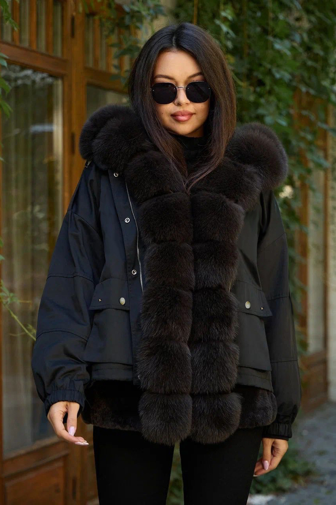 Стильная парка Vivilona с мехом вдоль молнии