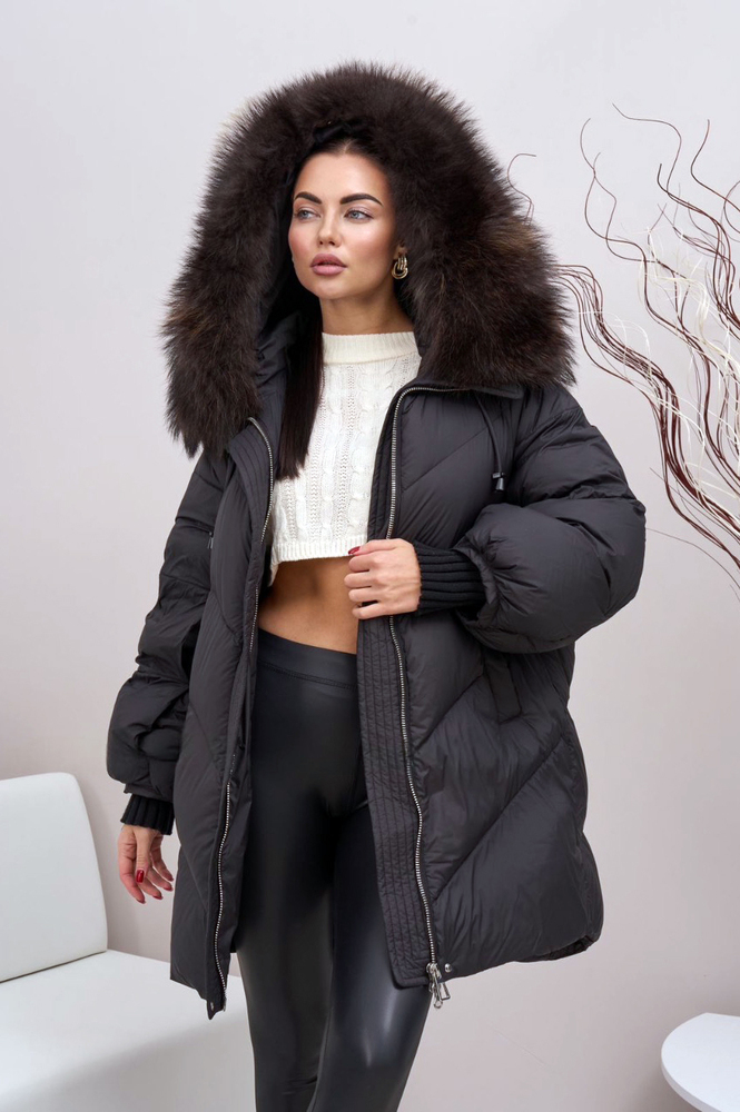 Теплый женский пуховик средней длинны