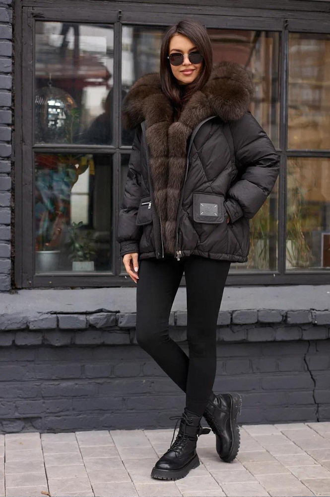 Черный пуховик BTN с мехом вдоль молнии