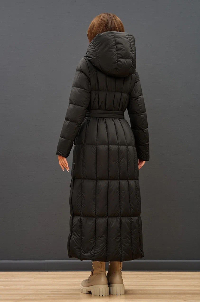 Зимний пуховик Vivilona приталенный