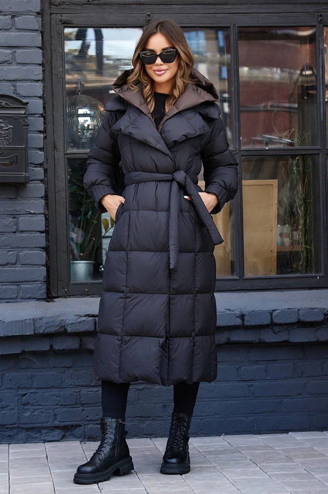 Пуховик оверсайз с приталенным фасоном