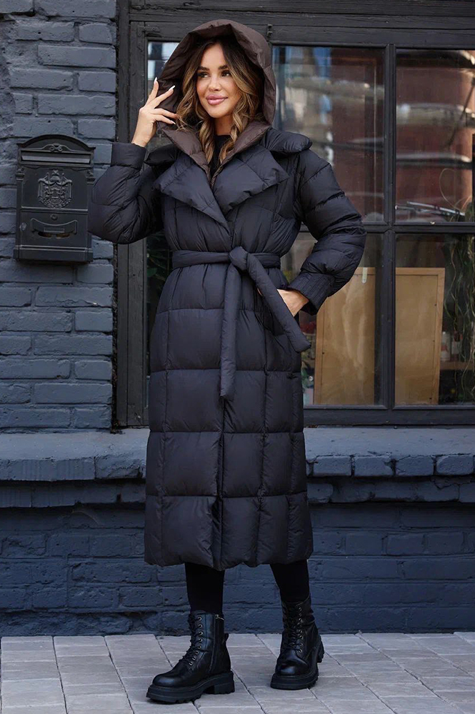 Пуховик оверсайз с приталенным фасоном