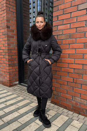 Пуховик удлиненный под пояс 2025 