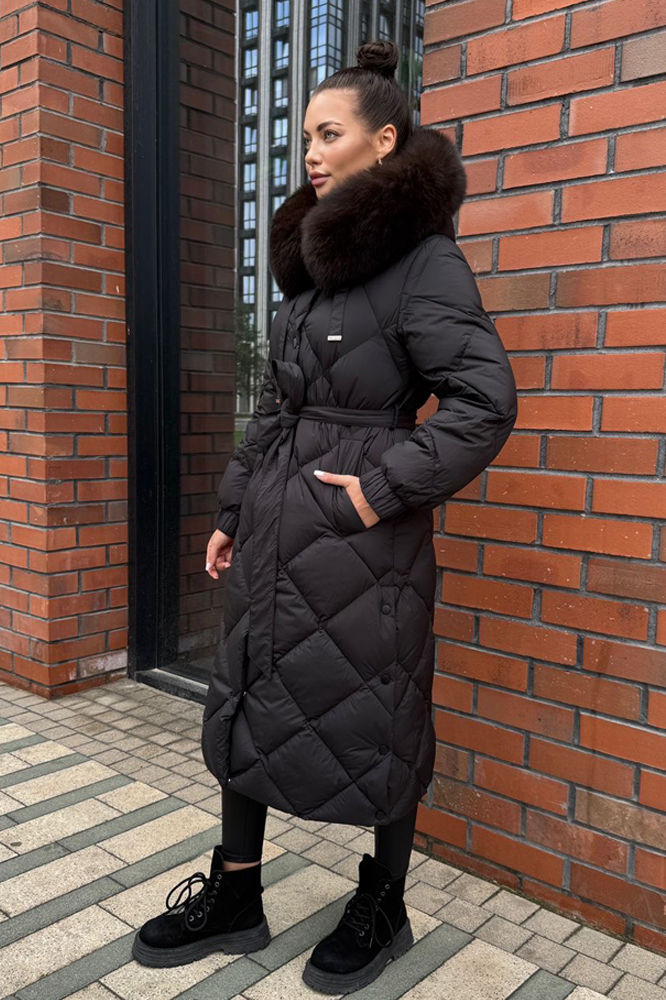 Пуховик удлиненный под пояс 2025 