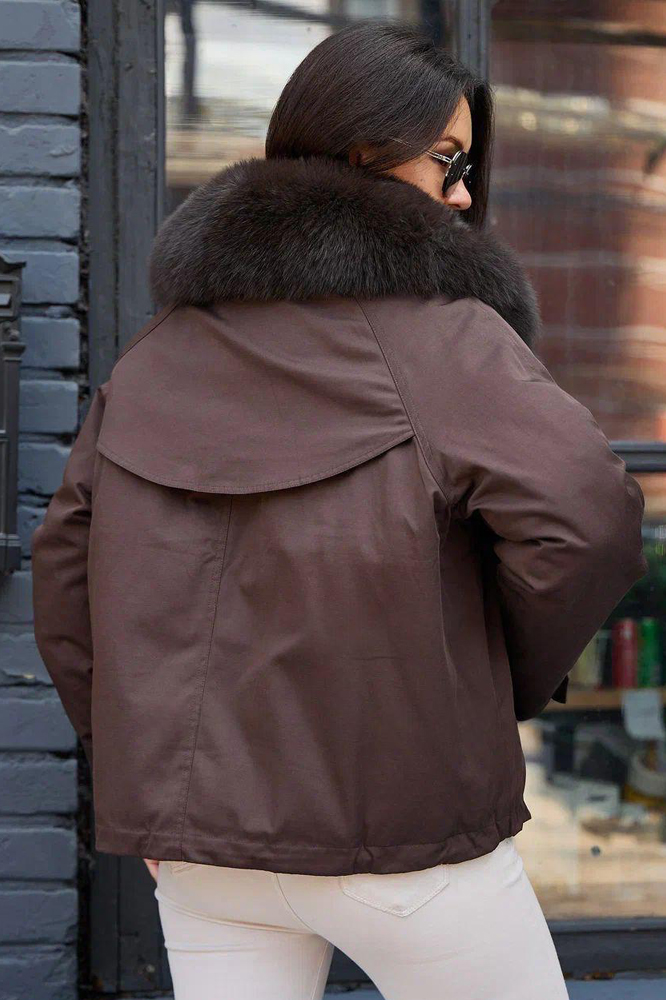 Короткий зимний пуховик 2025