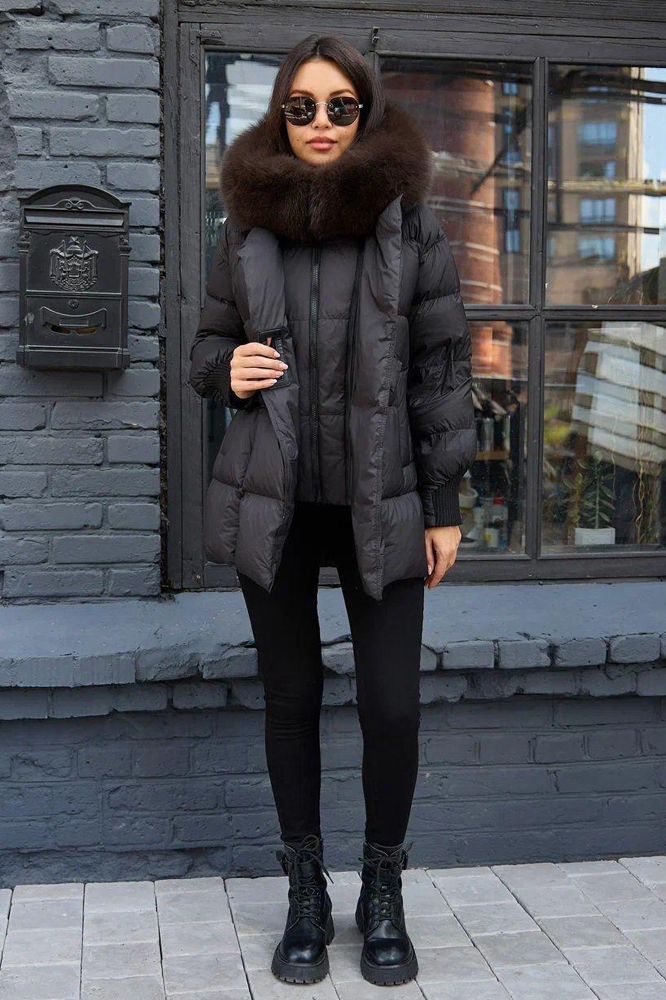 Стильный пуховик с капюшоном