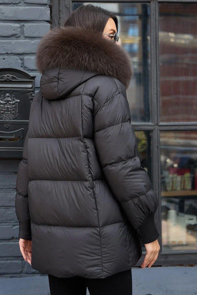 Стильный пуховик с капюшоном